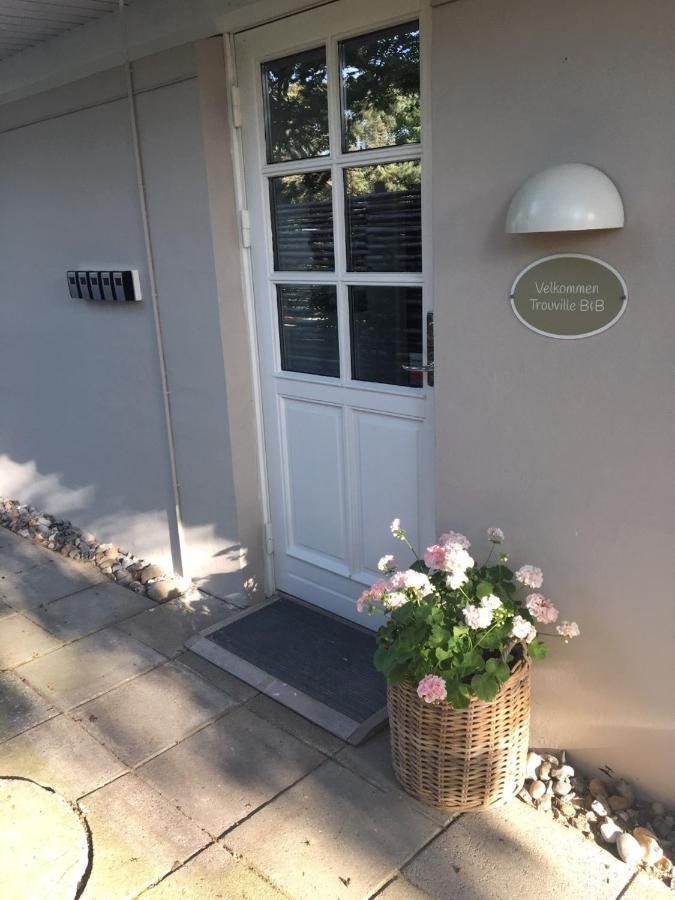 Trouville Bed & Breakfast Hornbæk Exterior photo